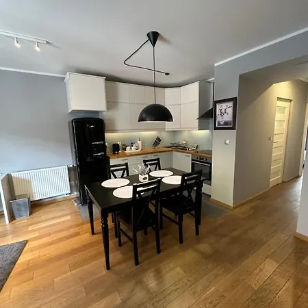 Apartment Browar Lubicz- 5min Walk To The Old Town, Garage