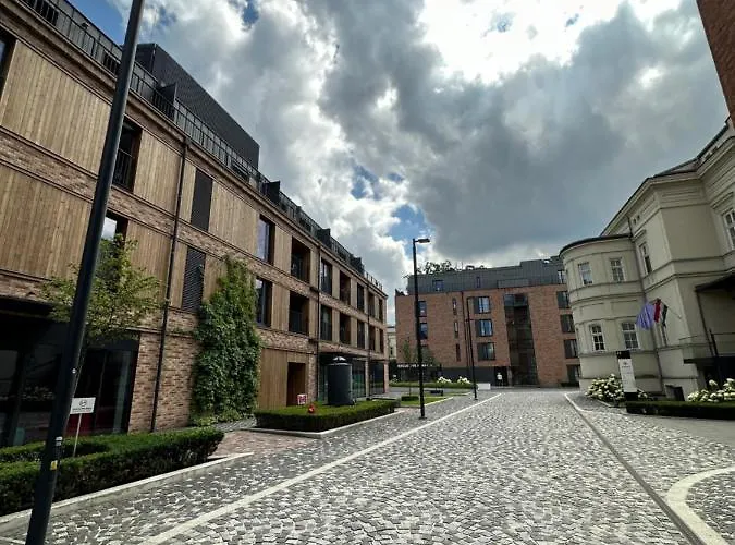 Browar Lubicz- 5min Walk To The Old Town, Garage Apartment