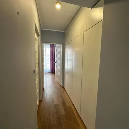 Apartment Browar Lubicz- 5min Walk To The Old Town, Garage