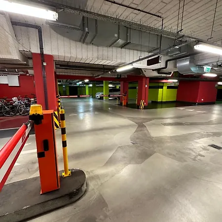 아파트 Browar Lubicz- 5min Walk To The Old Town, Garage