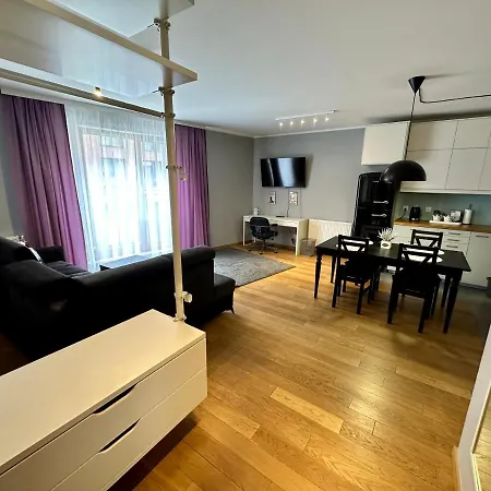 Browar Lubicz- 5min Walk To The Old Town, Garage